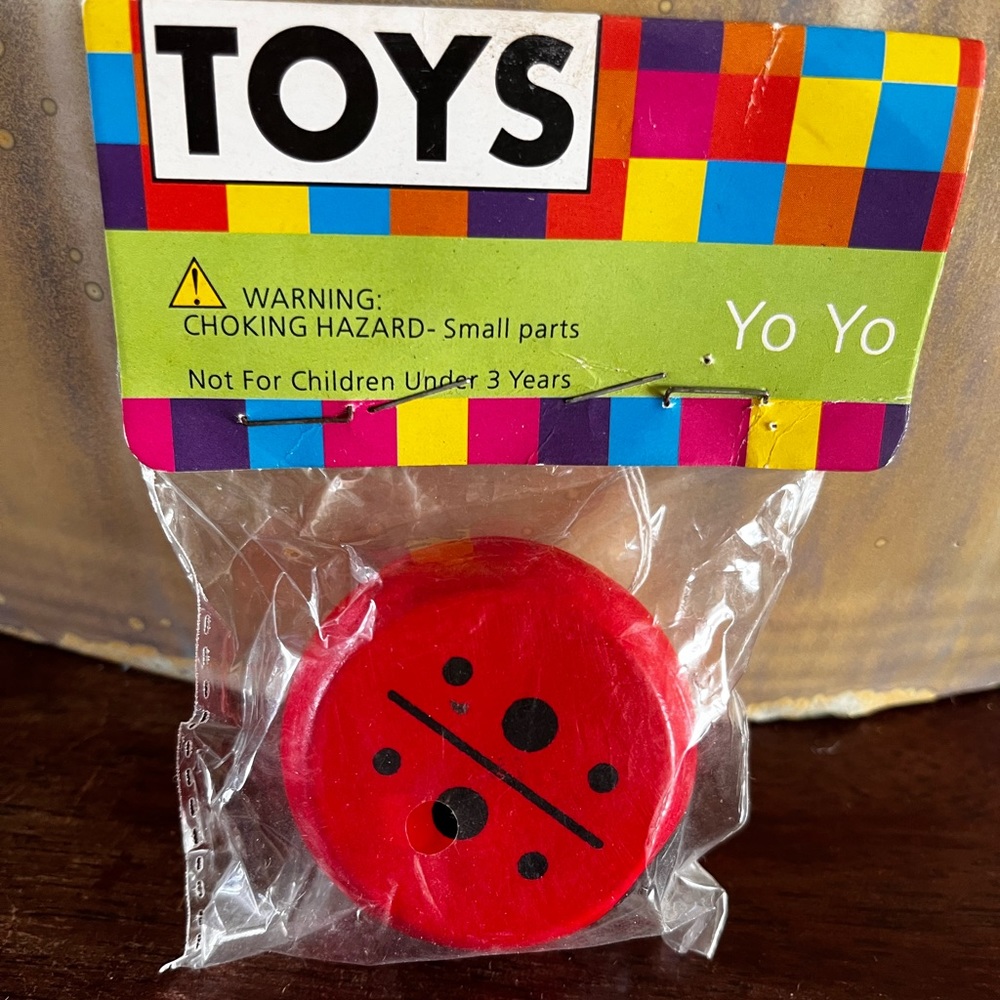Collectible vintage wood Lady Bug Yo Yo - Picture 2 of 3